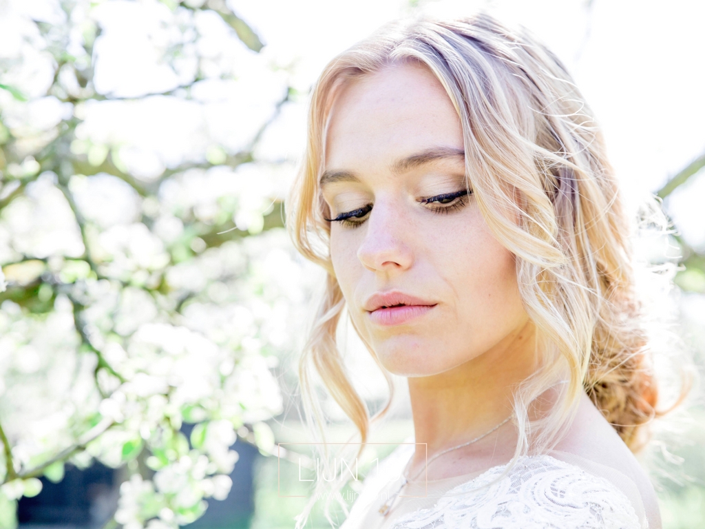 Bruidsfotograaf en bruidsmake-up