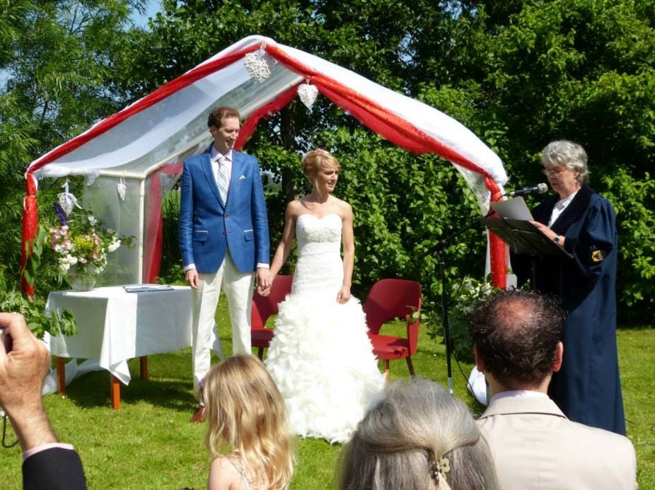 Buiten trouwen