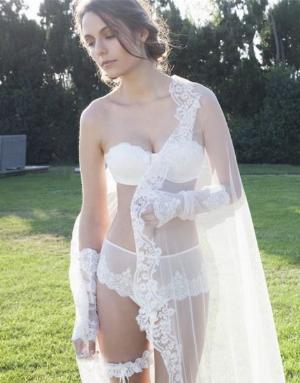 6_bruidsmode_charina_lingerie-ivette